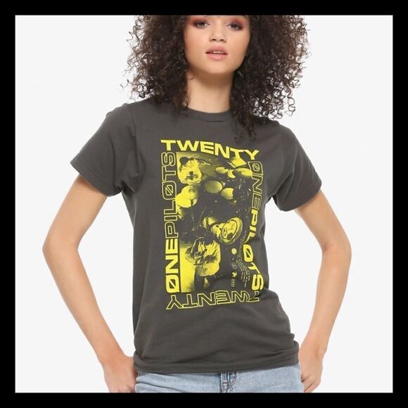 🔹Twenty Øne Piløts One Pilots Trench T-Shirt Junior’s Small - Picture 1 of 5